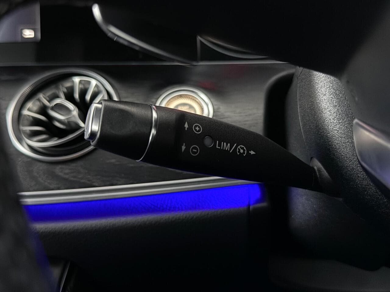 Mercedes-Benz E Class thumbnail Misc Controls