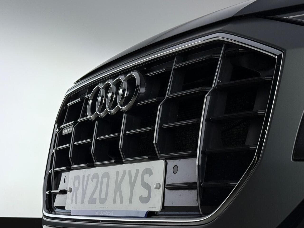 Audi Q8 thumbnail Badge Exterior