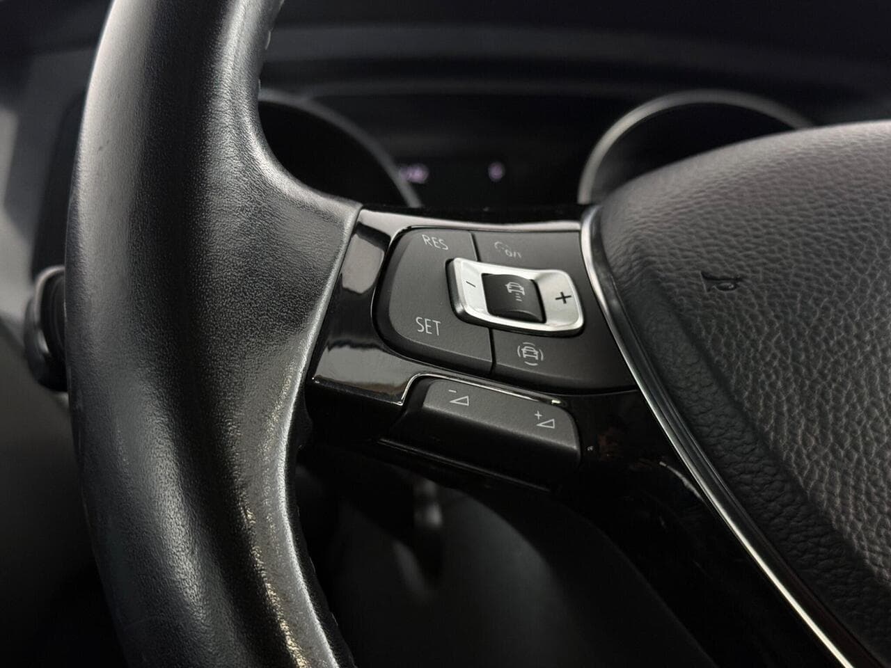 Volkswagen Tiguan Allspace thumbnail Misc Controls