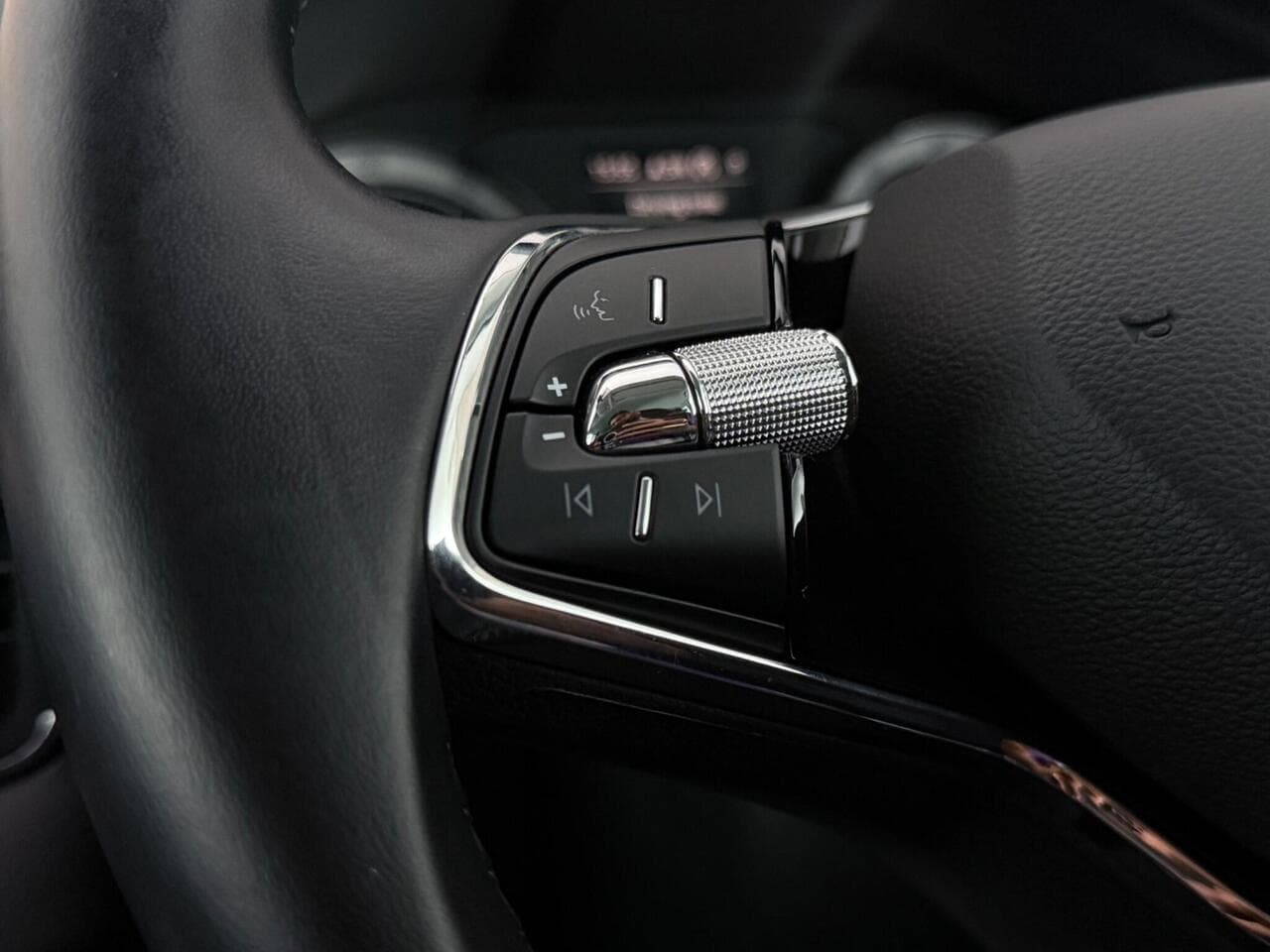 Skoda Karoq thumbnail Misc Controls