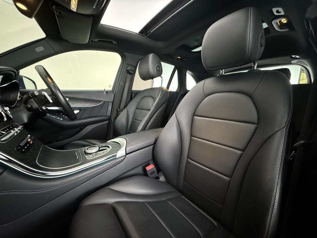 Mercedes-Benz GLC thumbnail Seat Front Passenger
