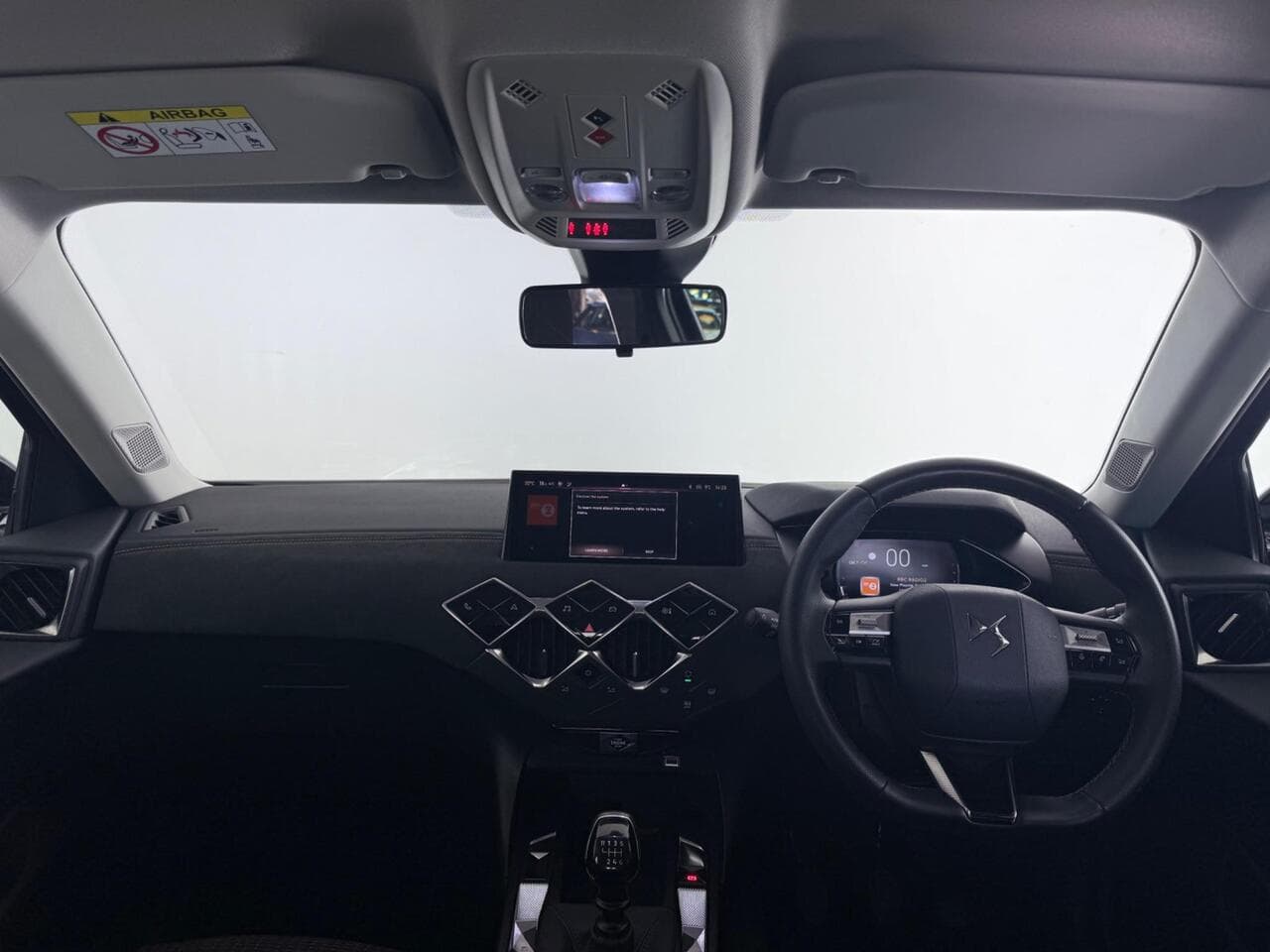 DS AUTOMOBILES DS 3 thumbnail Interior Front