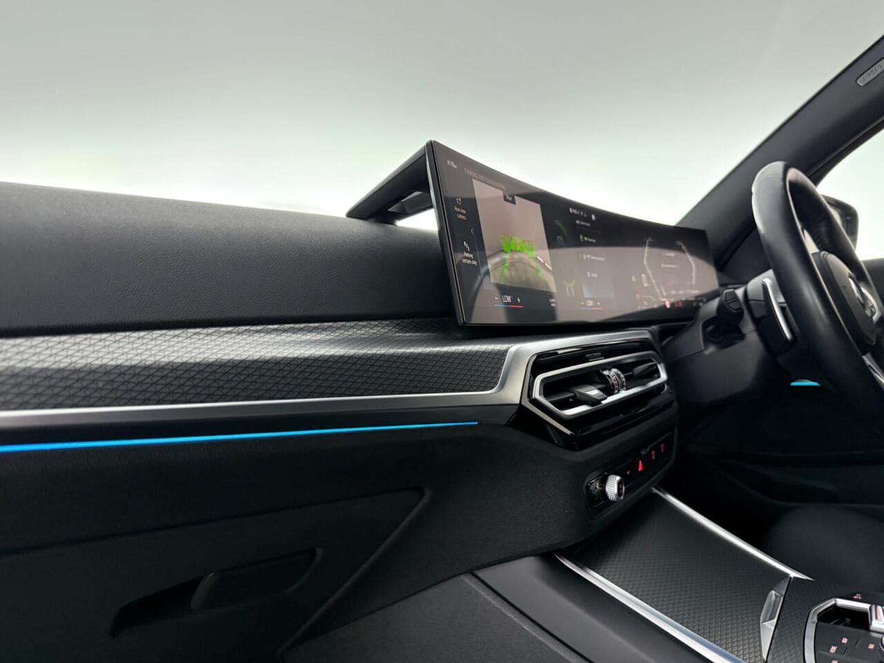 BMW 3 Series thumbnail Interior Front