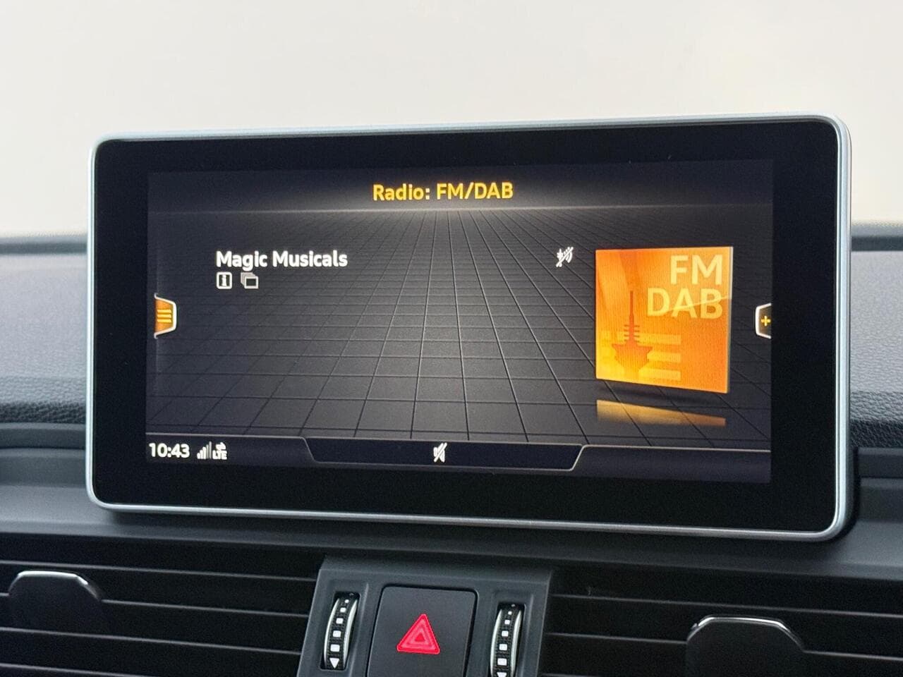 Audi Q5 thumbnail Infotainment System
