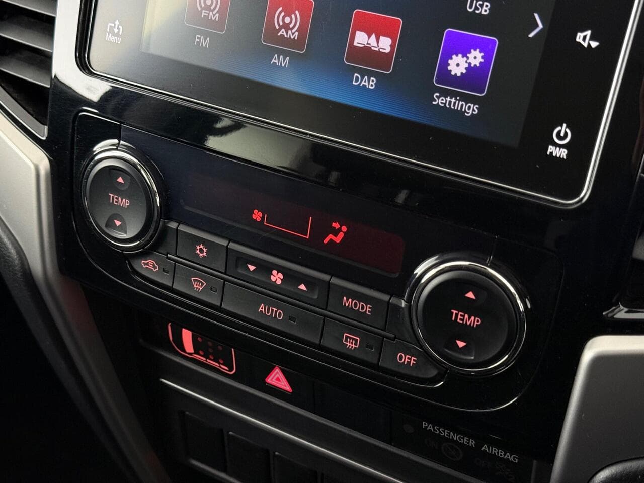 Mitsubishi L200 thumbnail Infotainment System