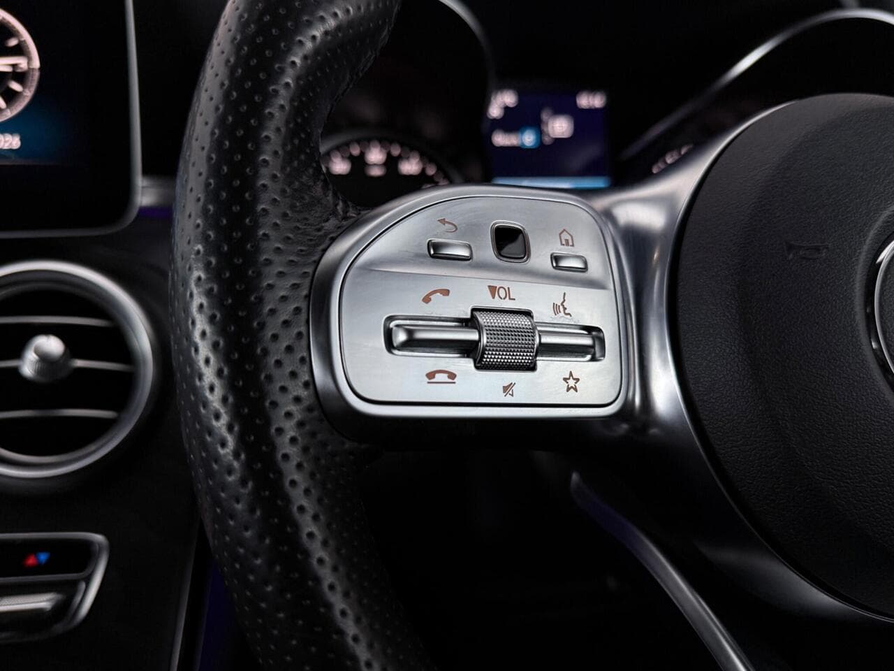 Mercedes-Benz C Class thumbnail Misc Controls
