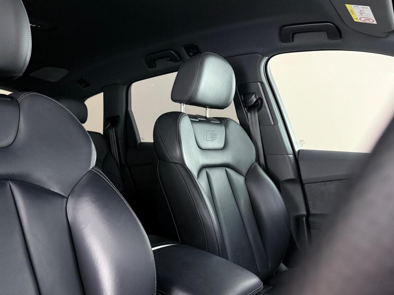 Audi Q7 thumbnail Seat Driver