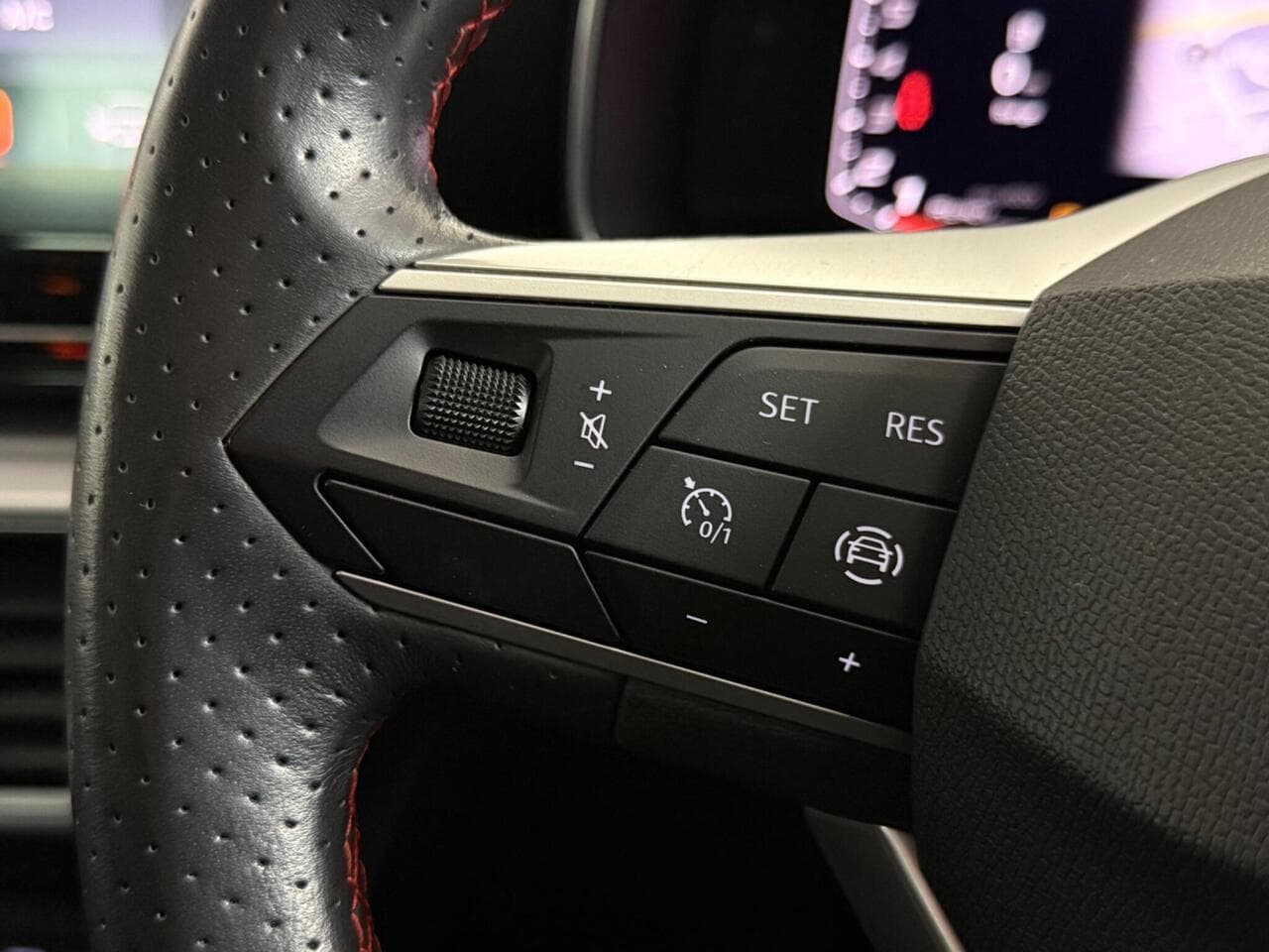 SEAT Leon thumbnail Misc Controls