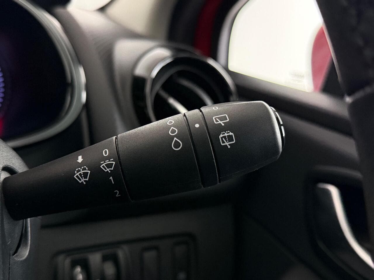 Renault Clio thumbnail Misc Controls
