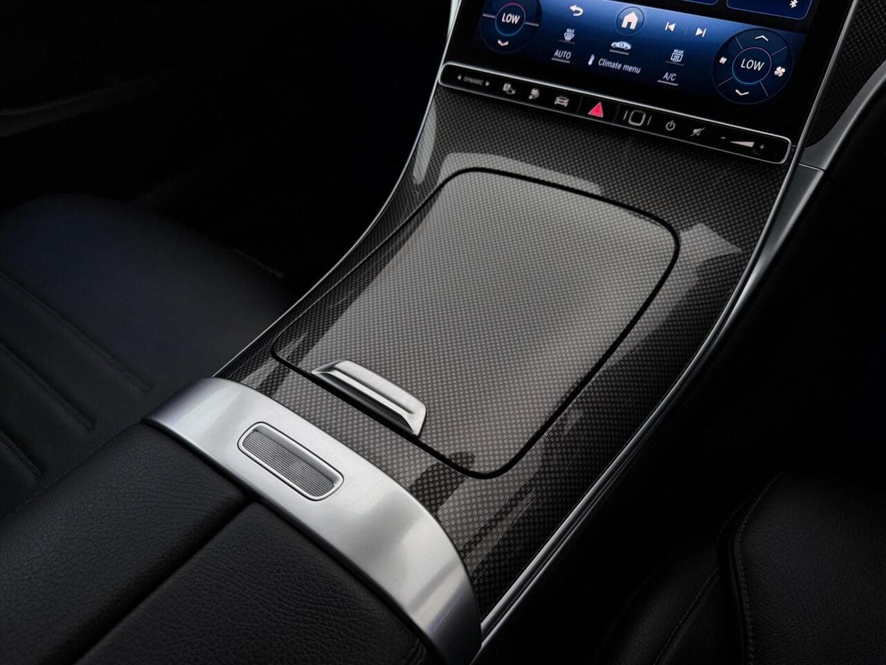 Mercedes-Benz C Class thumbnail Misc Controls