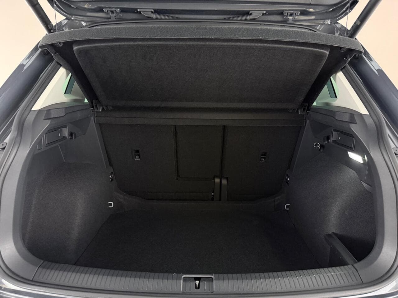 Volkswagen Tiguan thumbnail Boot