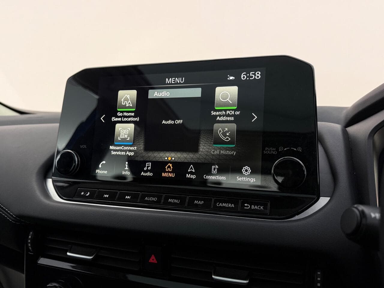 Nissan Qashqai thumbnail Infotainment System