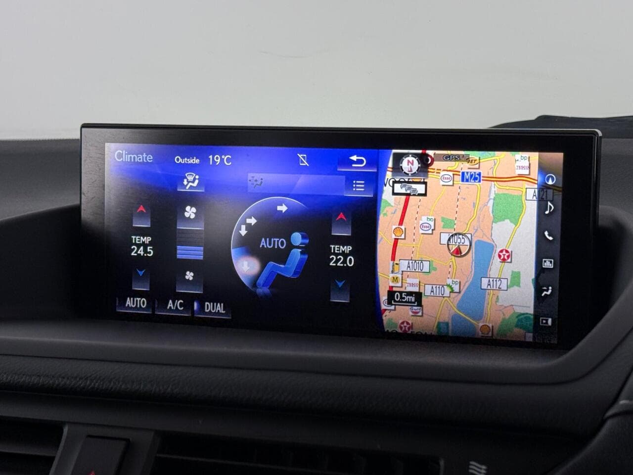 Lexus CT thumbnail Infotainment System