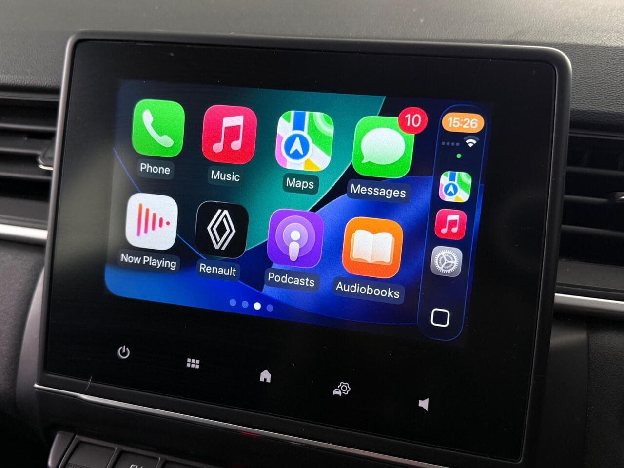 Renault Captur thumbnail Infotainment System