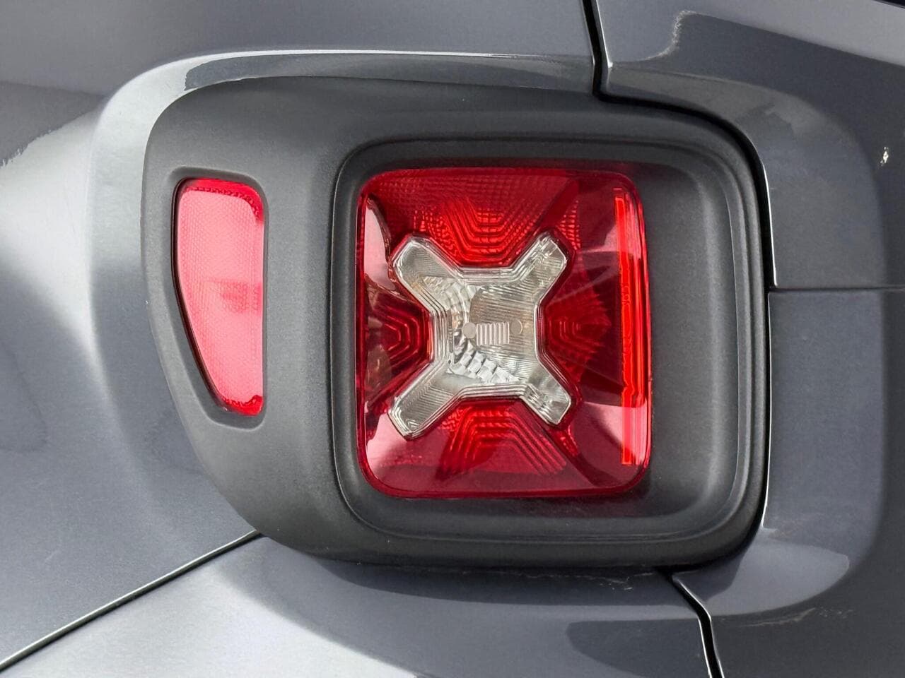 Jeep Renegade thumbnail Lights Rear