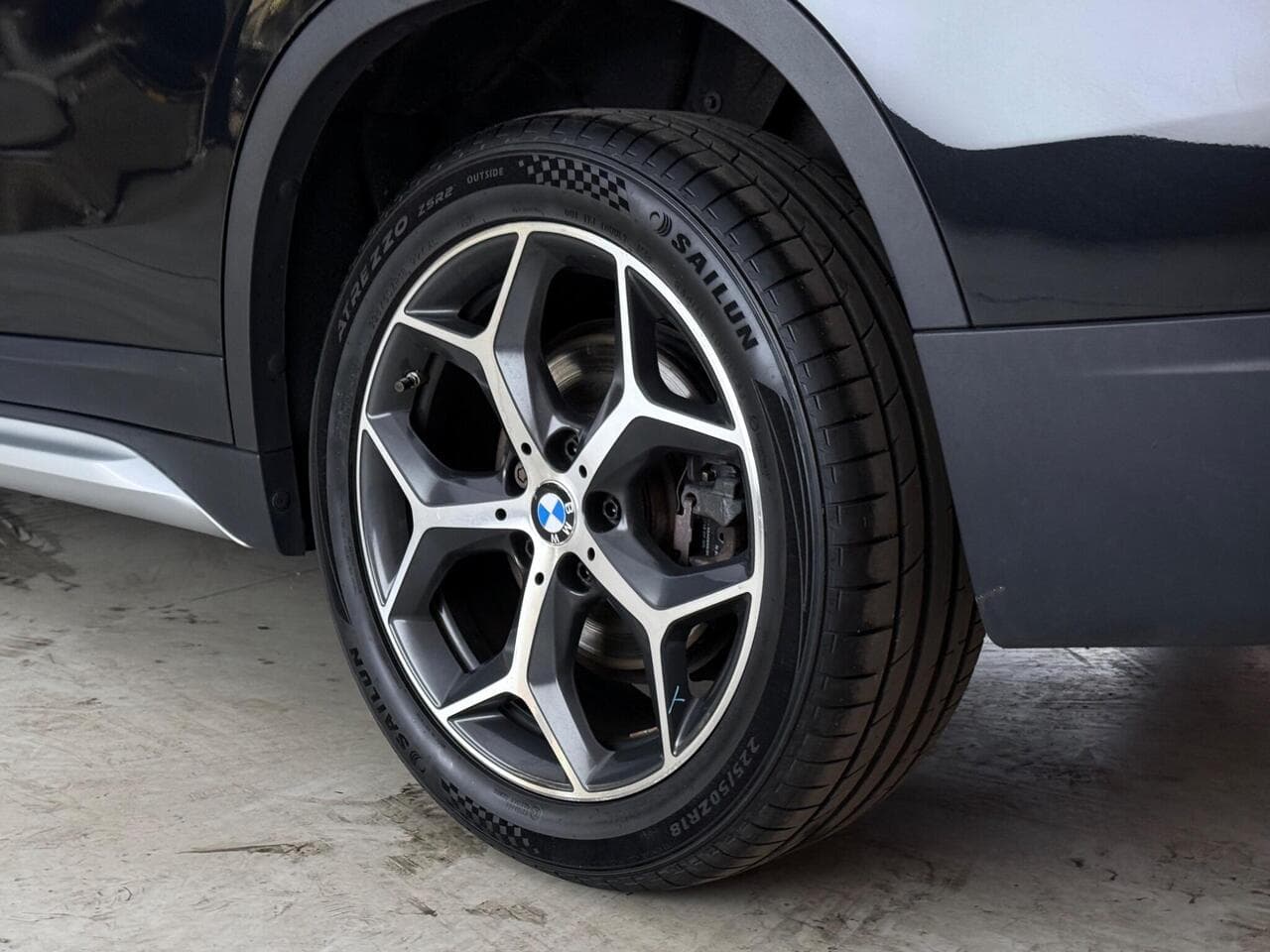 BMW X1 thumbnail Wheel