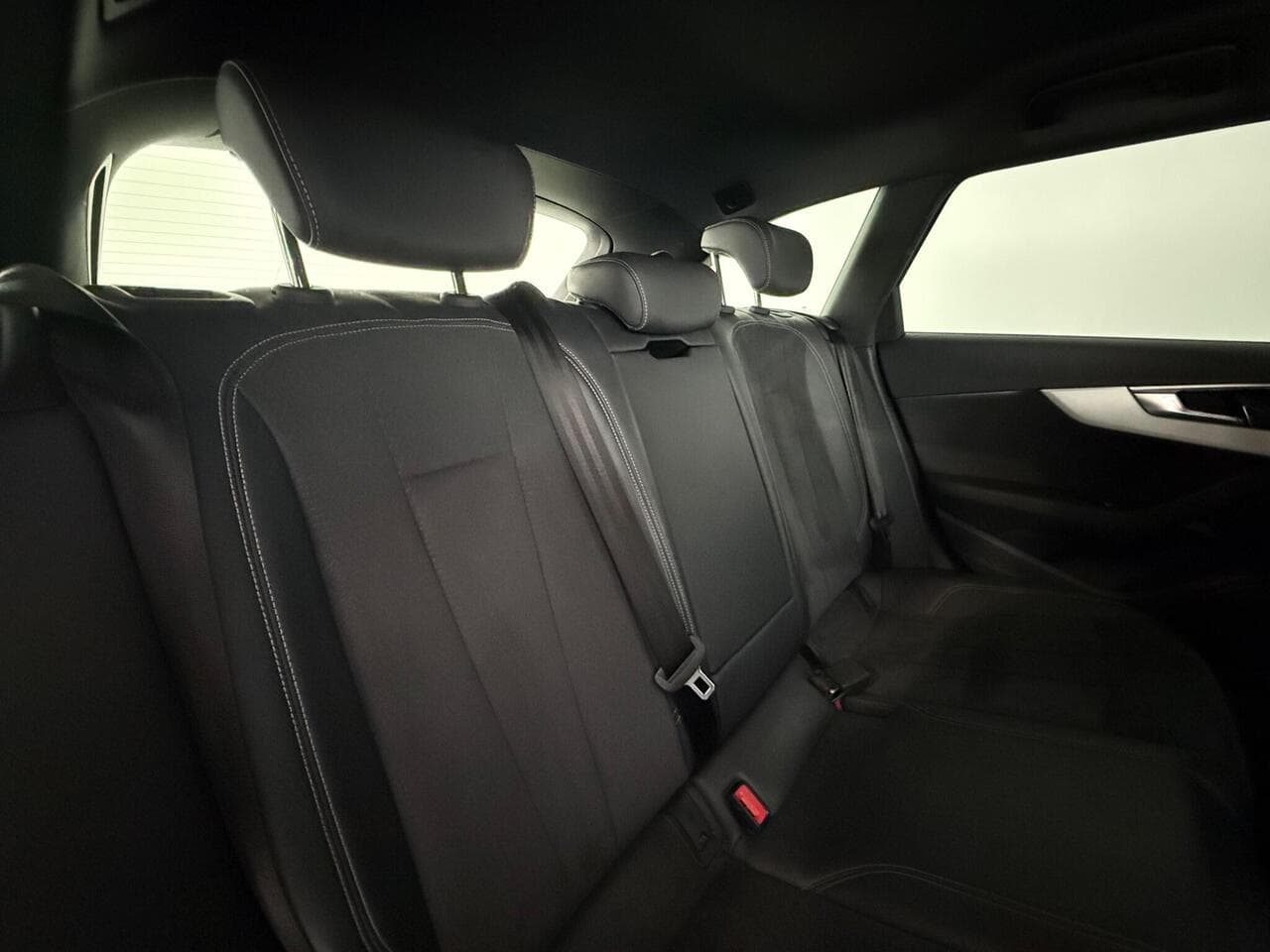 Audi A4 Avant thumbnail Seats Rear