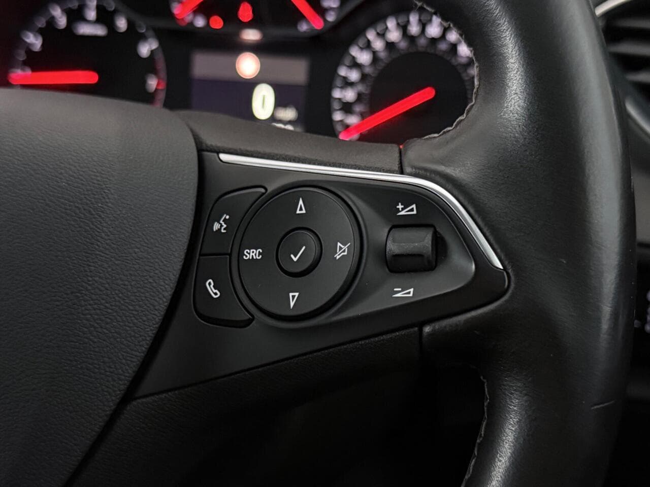 Vauxhall Grandland X thumbnail Misc Controls