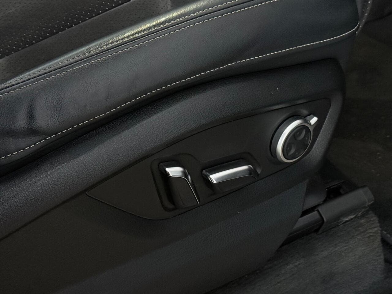 Audi Q7 thumbnail Misc Controls