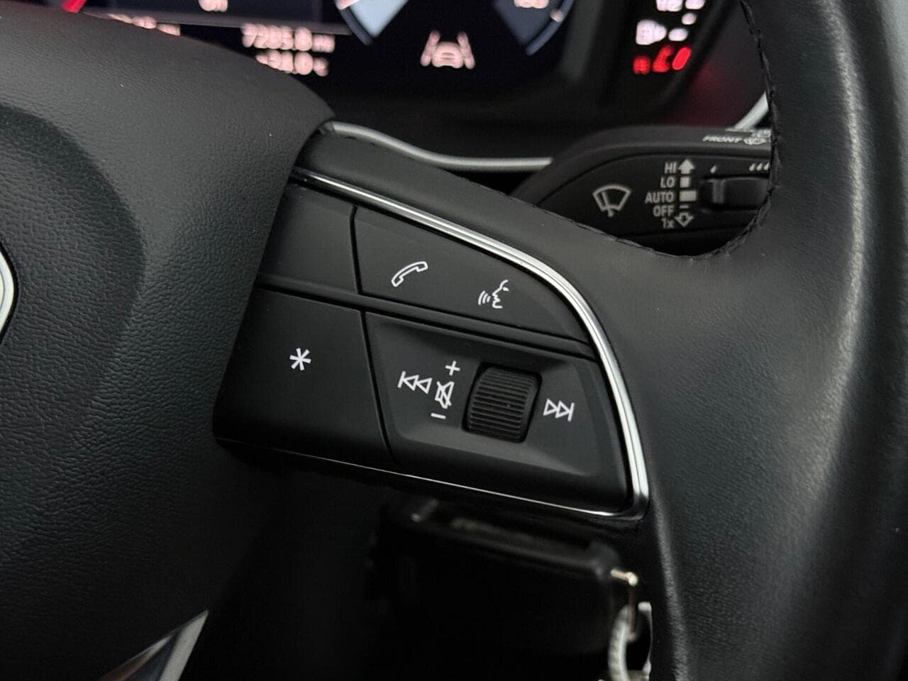Audi Q3 thumbnail Misc Controls