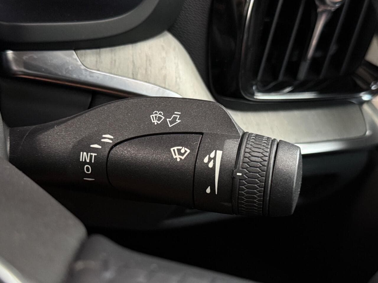 Volvo S60 thumbnail Misc Controls