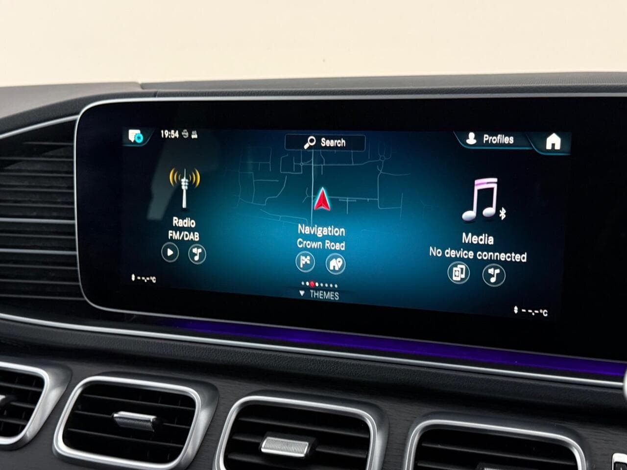 Mercedes-Benz GLE thumbnail Infotainment System
