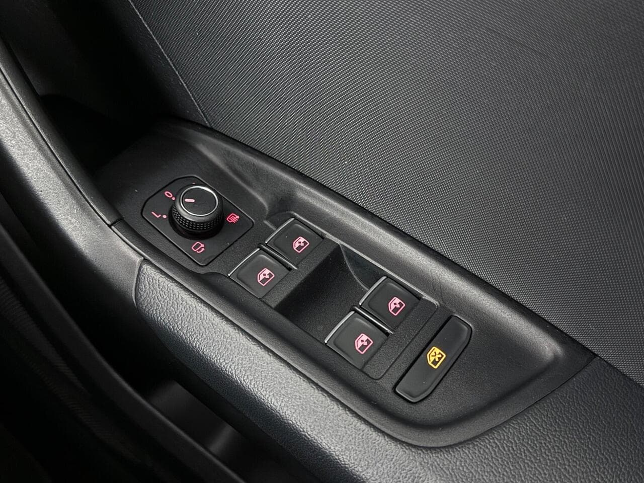 Audi A1 thumbnail Misc Controls