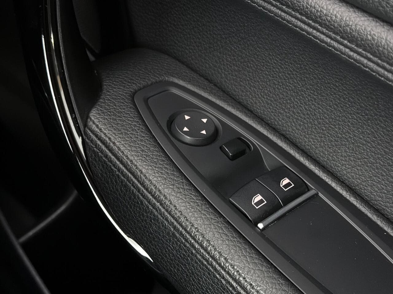 BMW 2 Series thumbnail Misc Controls