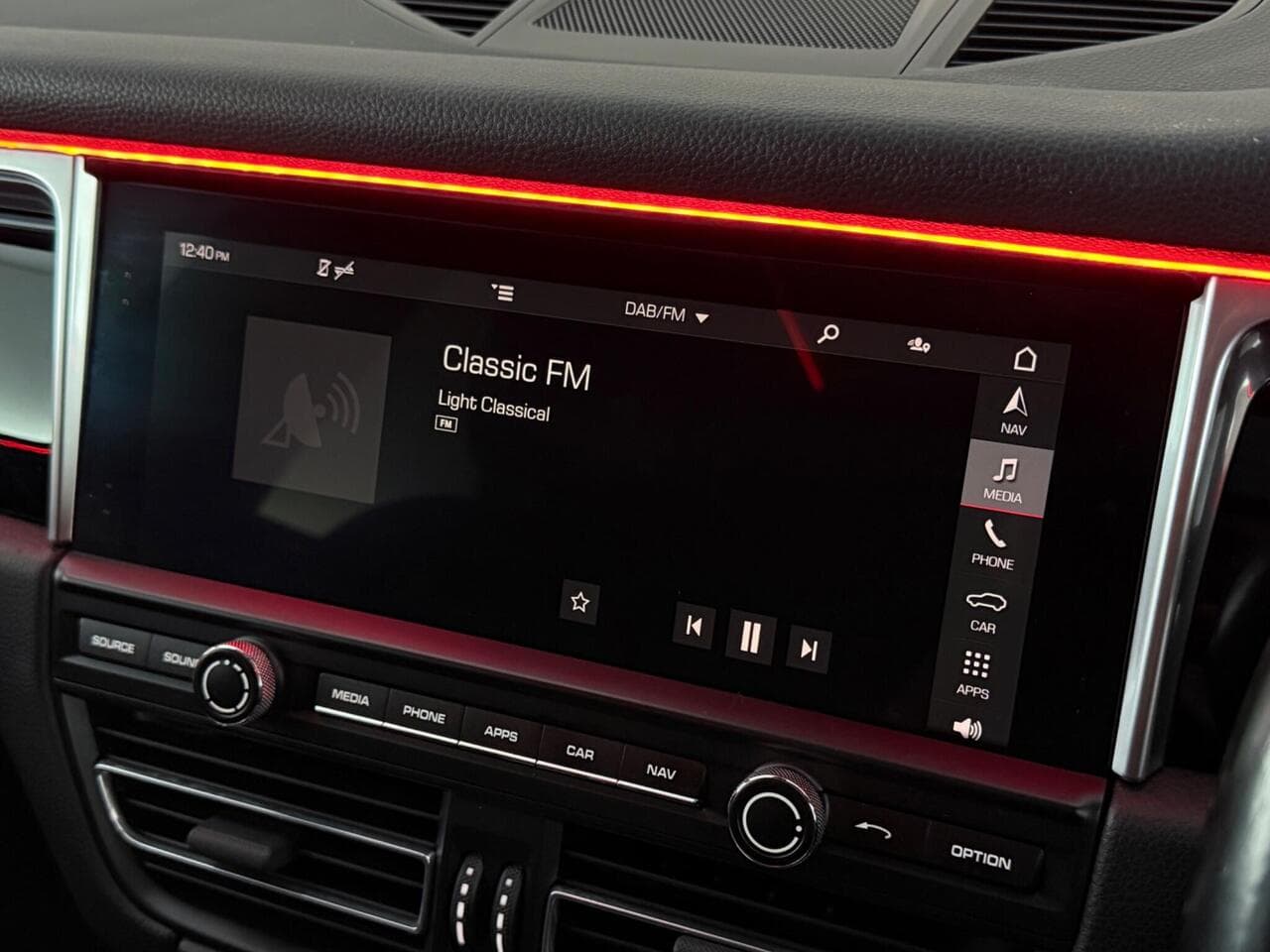 Porsche Macan thumbnail Infotainment System