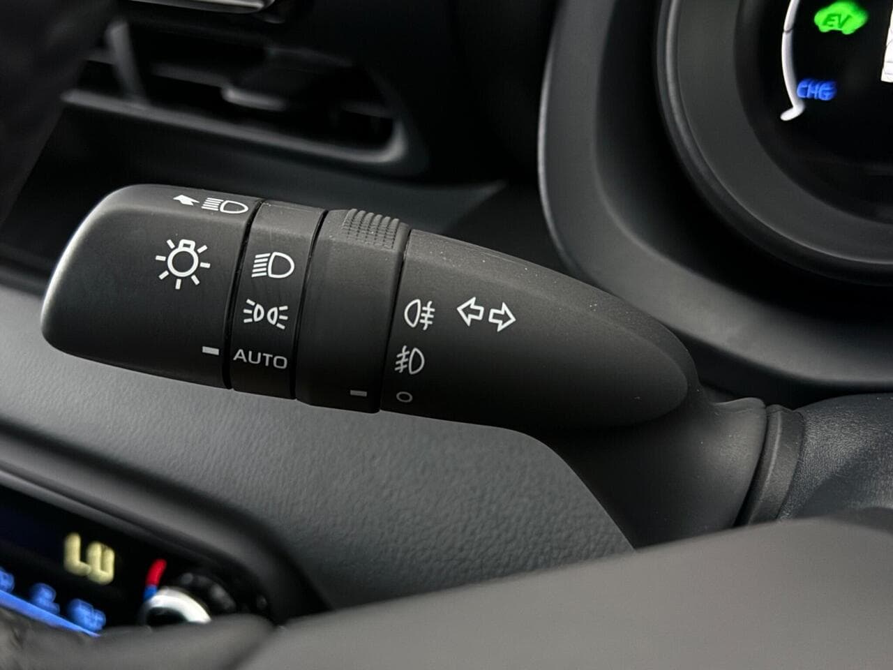 Toyota Yaris thumbnail Misc Controls