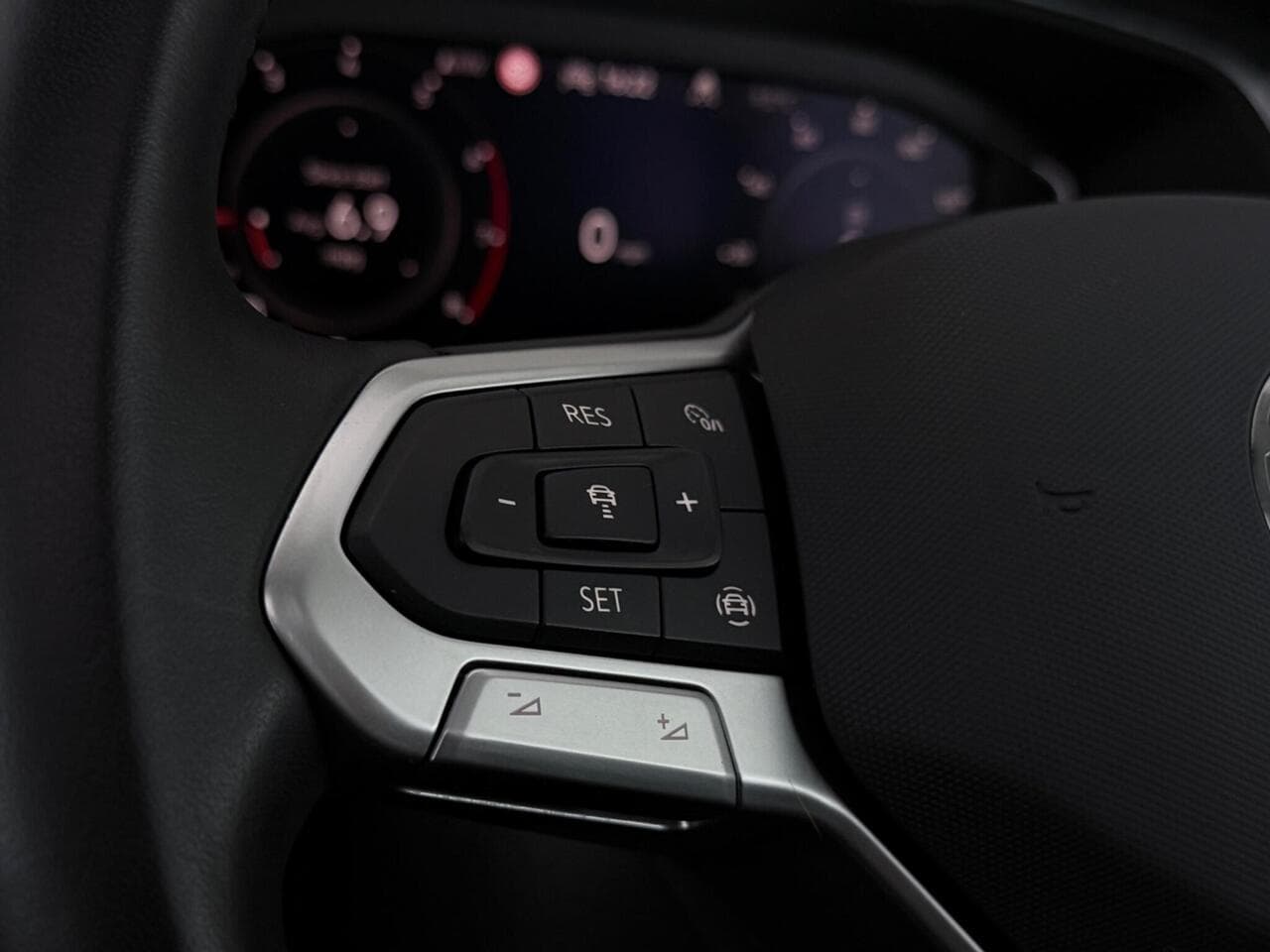 Volkswagen Tiguan thumbnail Misc Controls