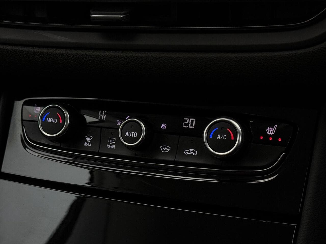 Vauxhall Grandland thumbnail Misc Controls