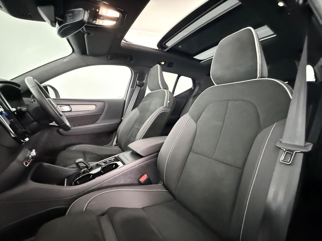 Volvo XC40 thumbnail Seat Front Passenger
