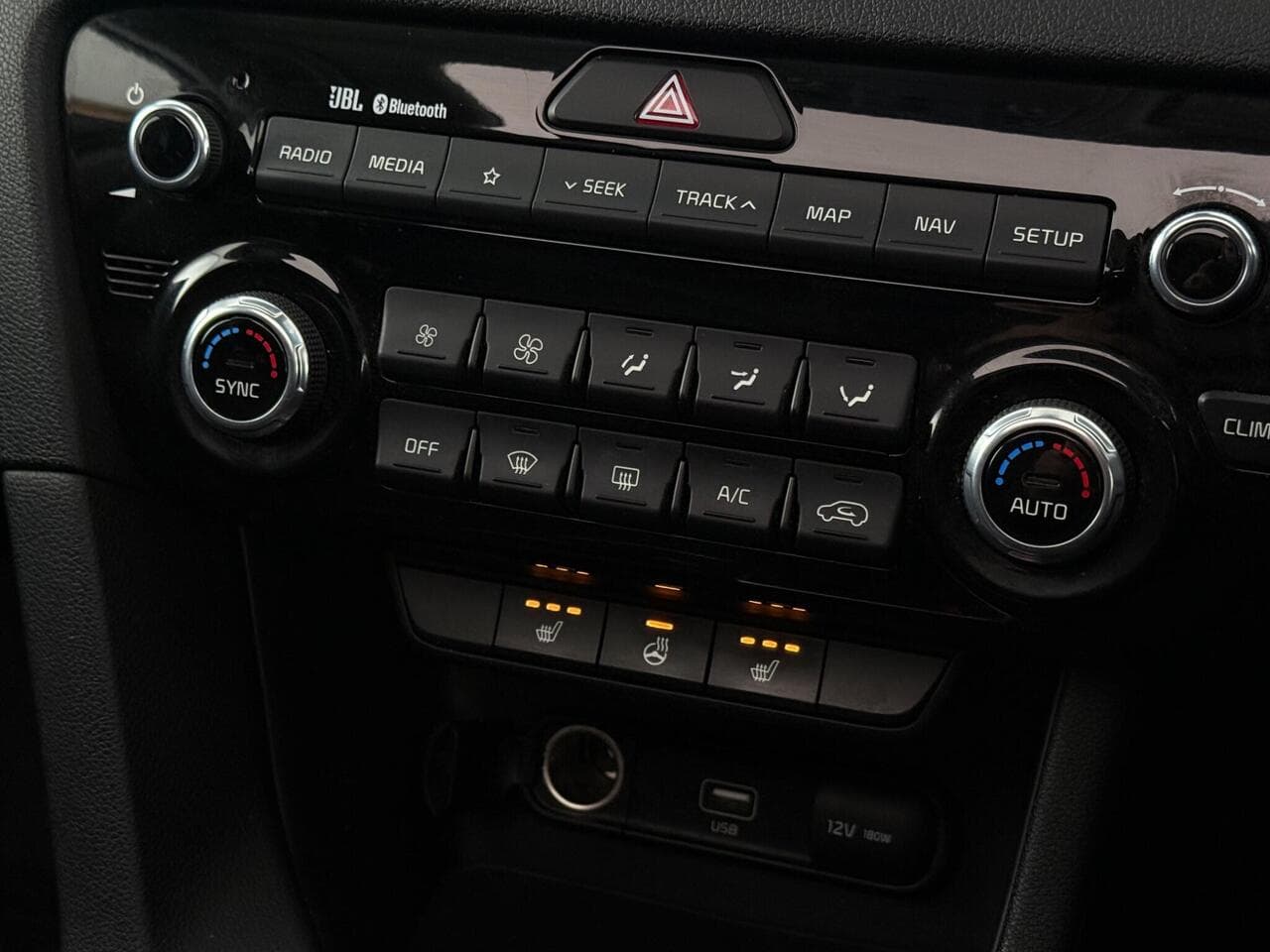 Kia Sportage thumbnail Misc Controls