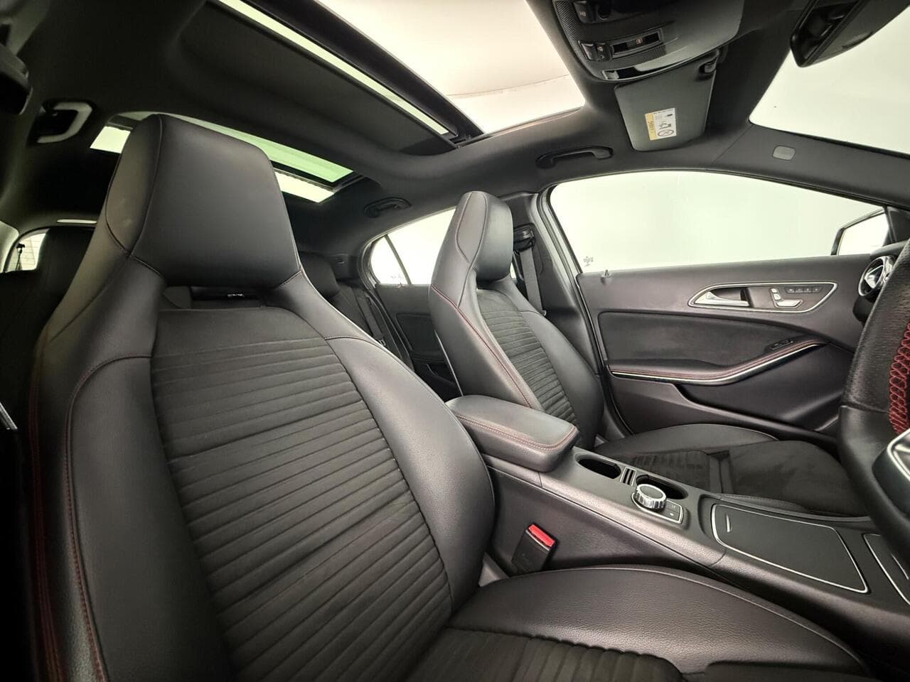 Mercedes-Benz GLA thumbnail Seat Driver