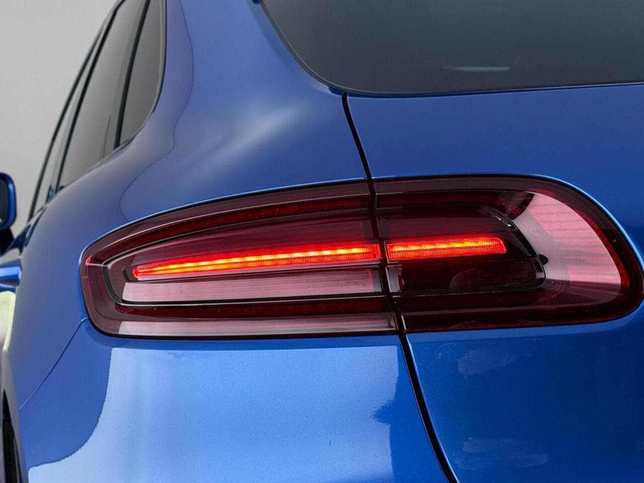 Porsche Macan thumbnail Lights Rear