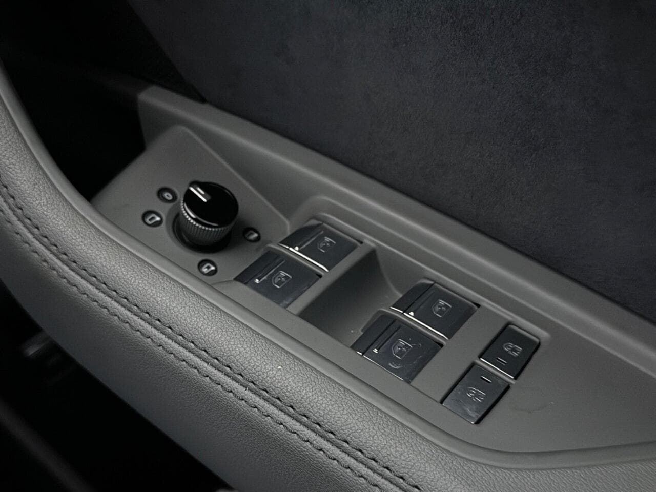 Audi e-tron thumbnail Misc Controls
