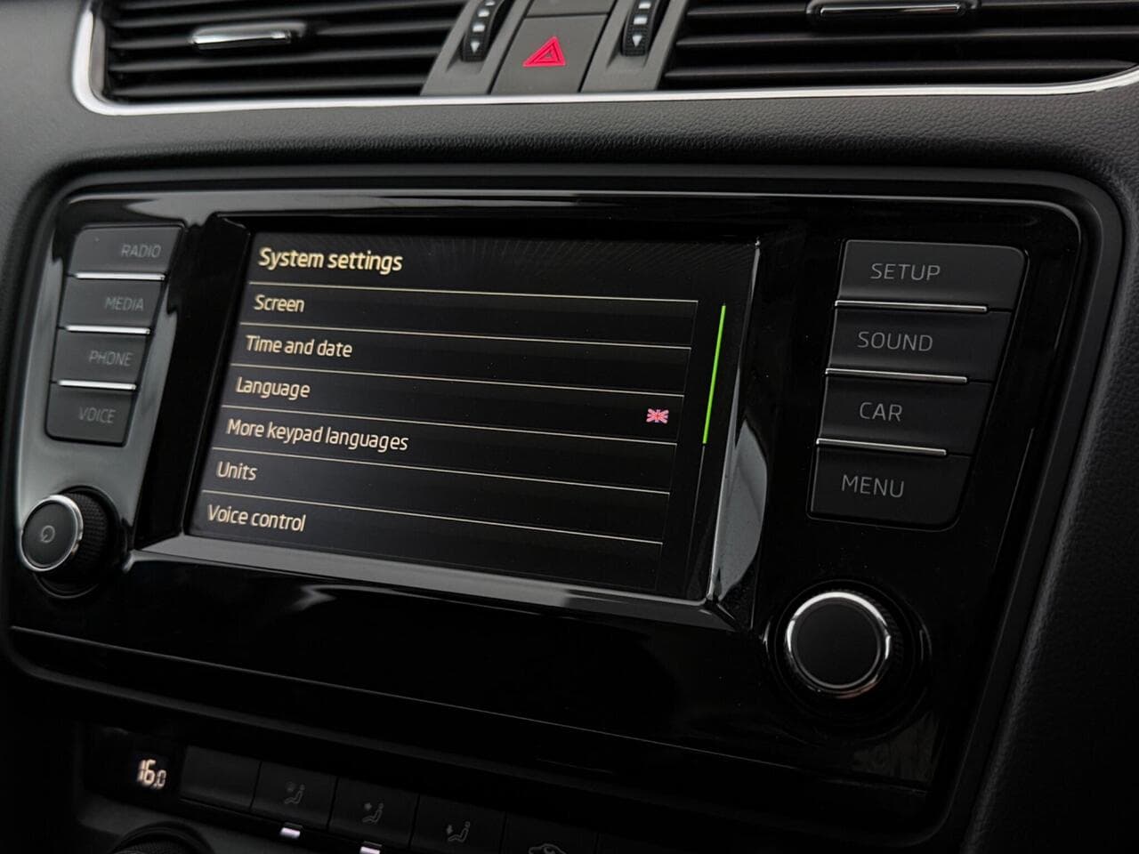 Skoda Octavia thumbnail Infotainment System