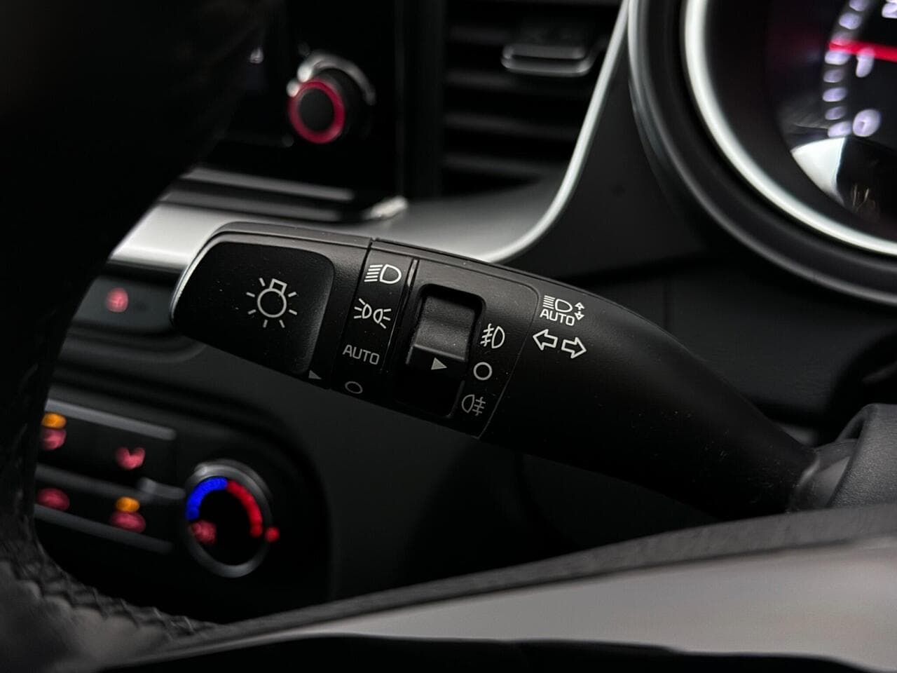 Kia XCeed thumbnail Misc Controls