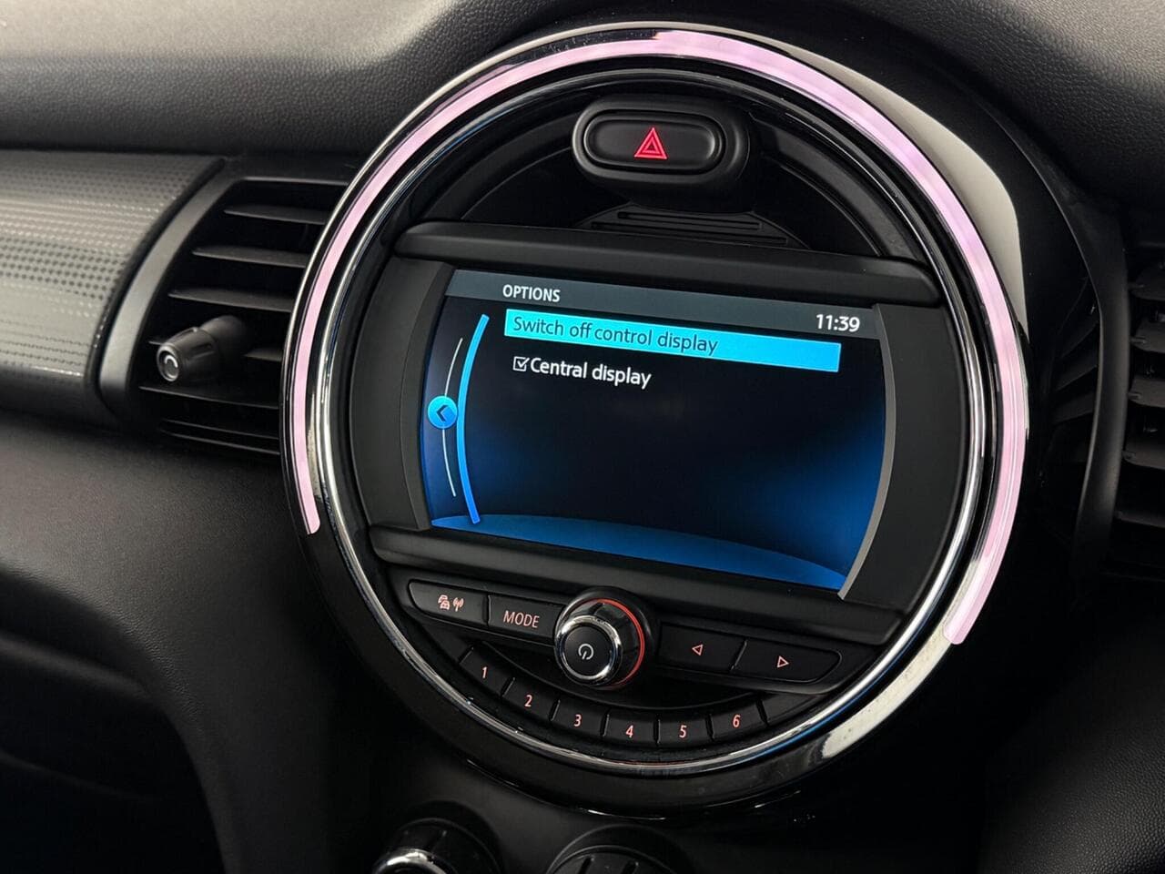 MINI Hatch thumbnail Infotainment System