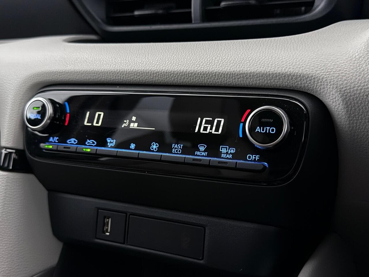 Toyota Yaris thumbnail Misc Controls