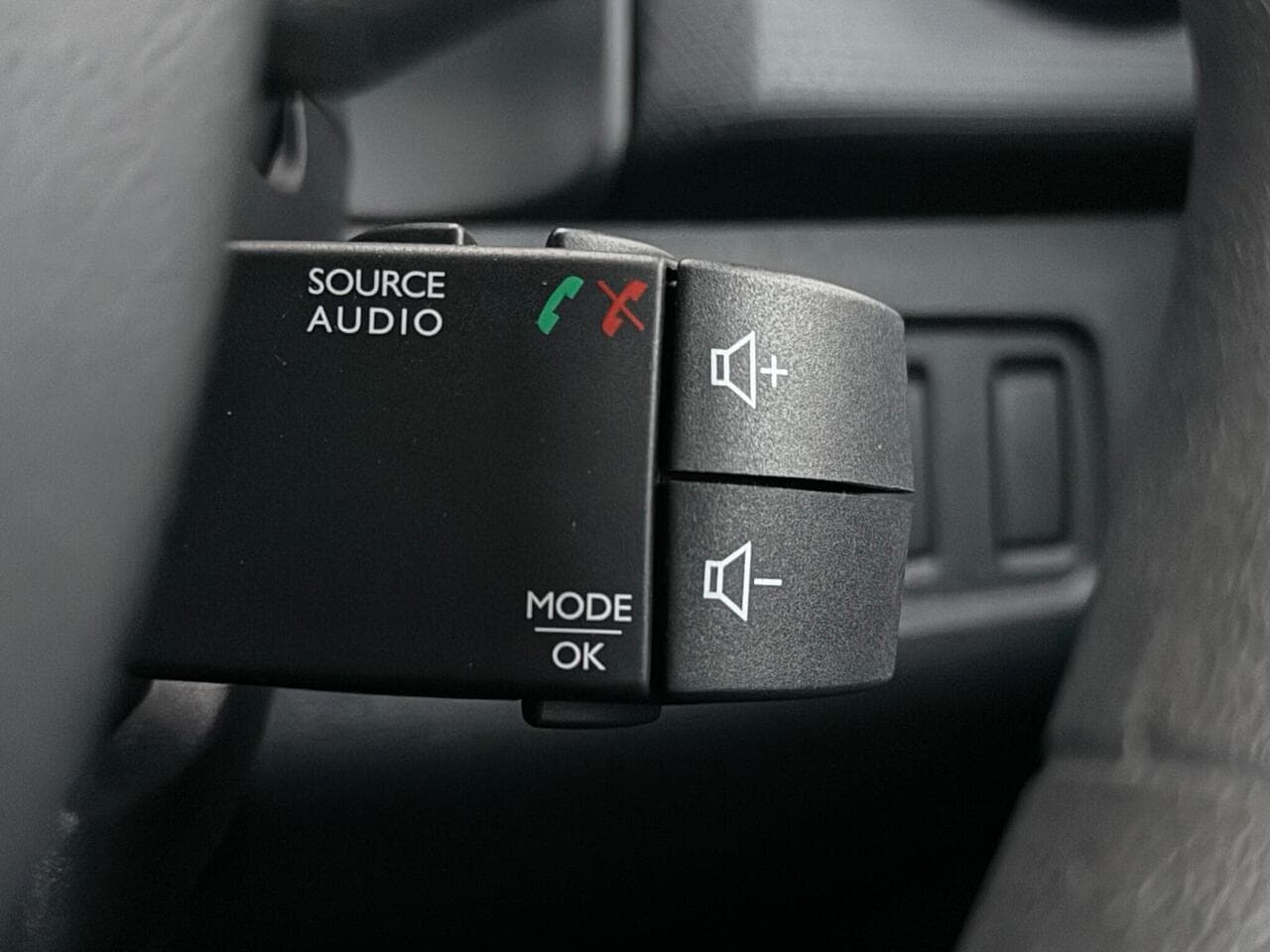 Renault Clio thumbnail Misc Controls