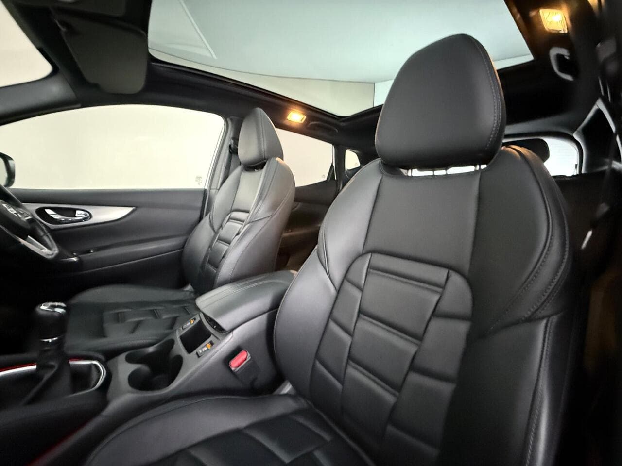 Nissan Qashqai thumbnail Seat Front Passenger
