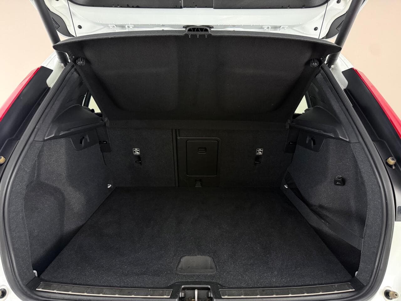 Volvo XC40 thumbnail Boot