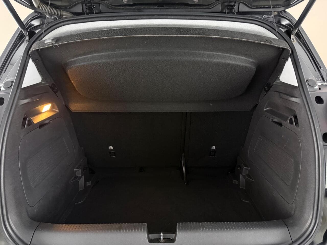 Vauxhall Crossland thumbnail Boot