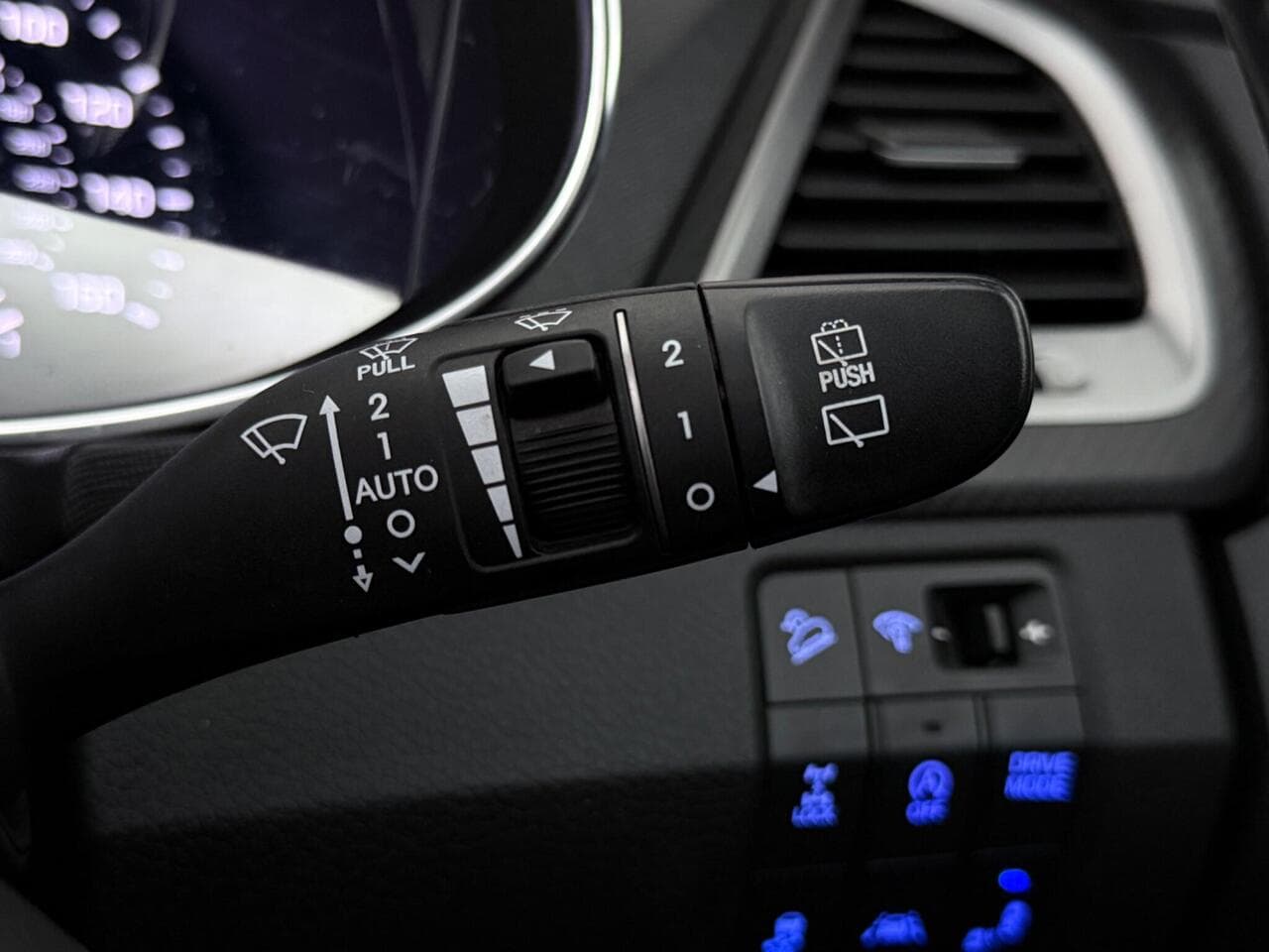 Hyundai Santa Fe thumbnail Misc Controls