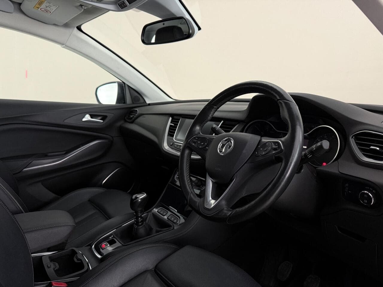 Vauxhall Grandland X thumbnail Interior Front