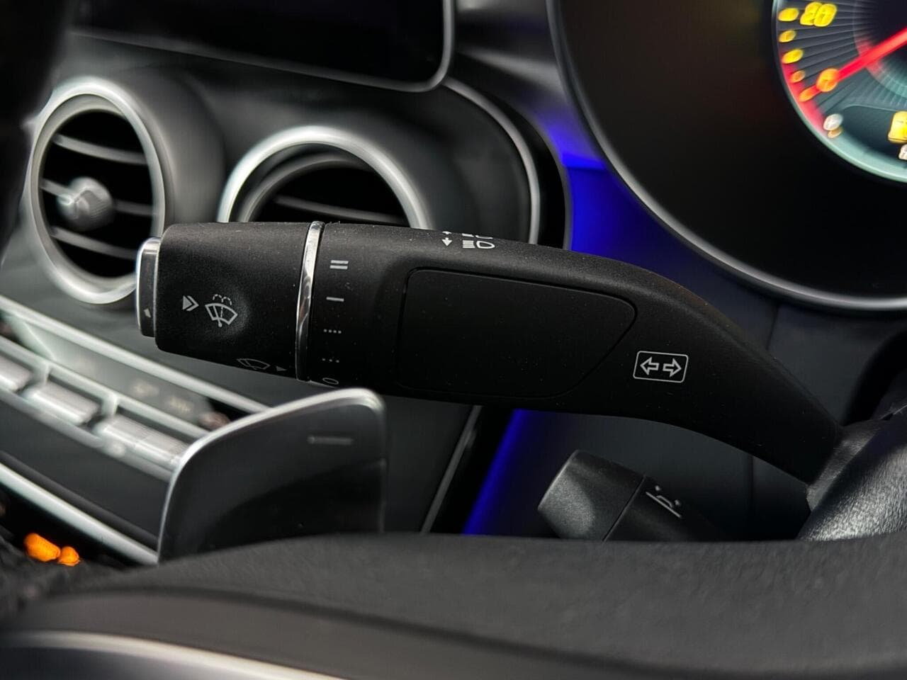 Mercedes-Benz C Class thumbnail Misc Controls