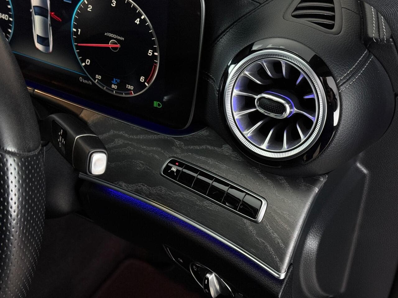 Mercedes-Benz CLS thumbnail Misc Controls