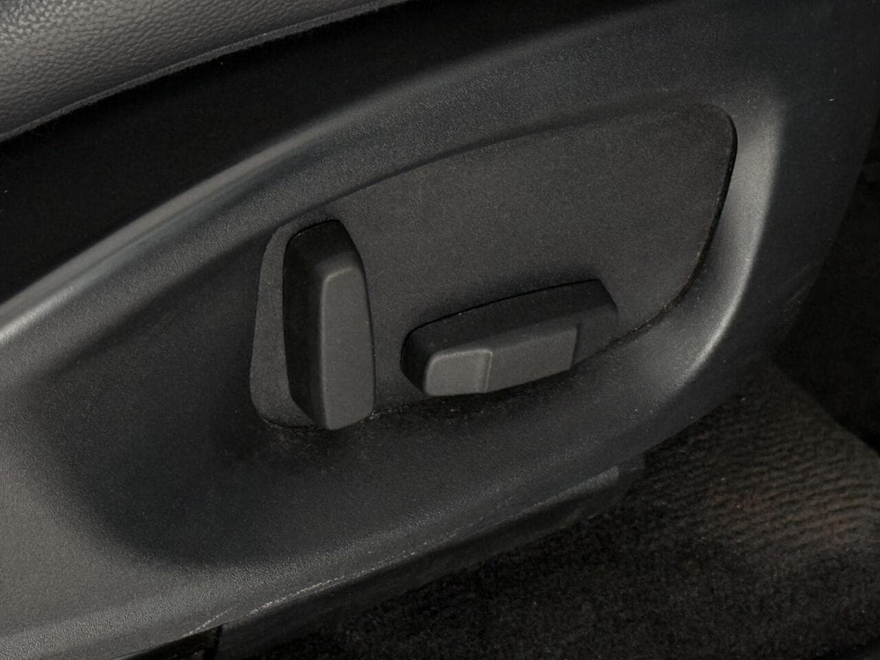 Jaguar E-PACE thumbnail Door Interior